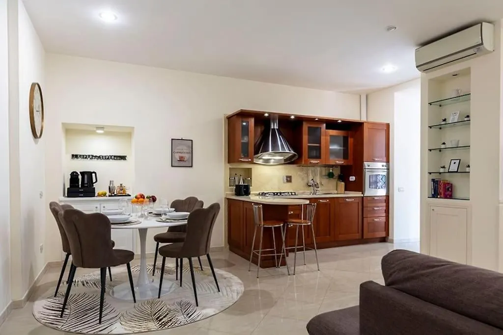 Apartment Life Is Roma Colosseo Italy