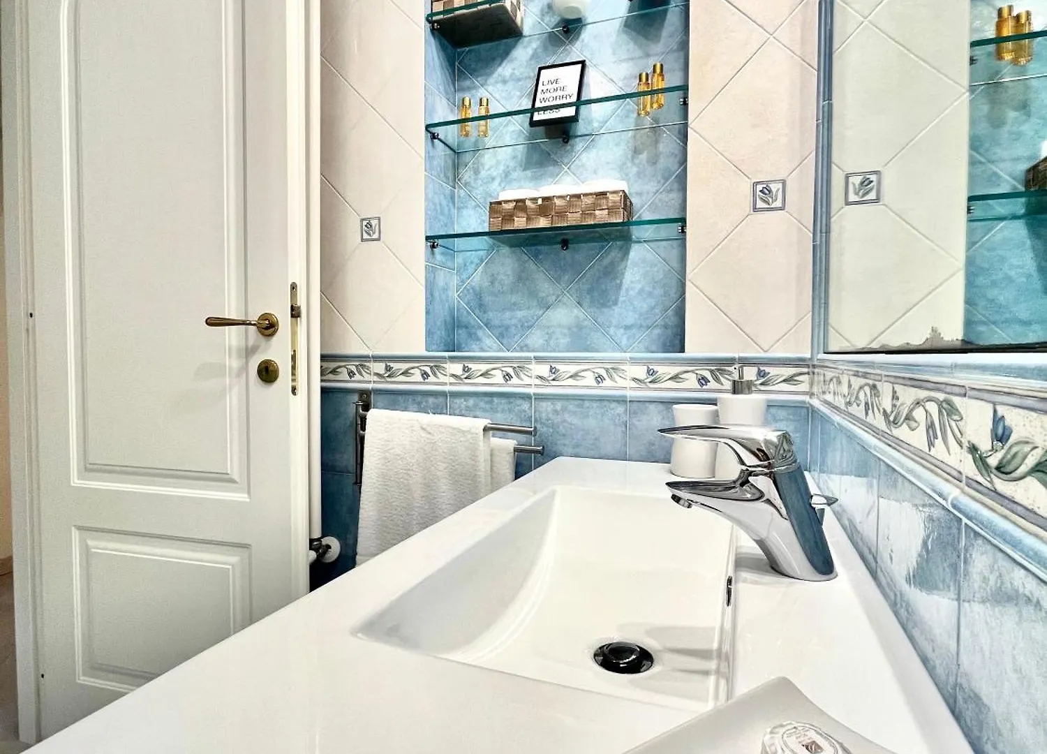 Apartment Life Is Roma Colosseo Italy